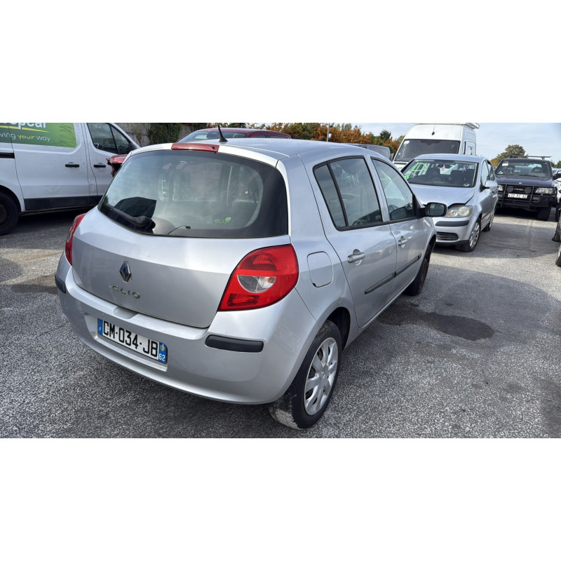 Feu arriere principal gauche (feux) RENAULT CLIO 3 Photo n°7