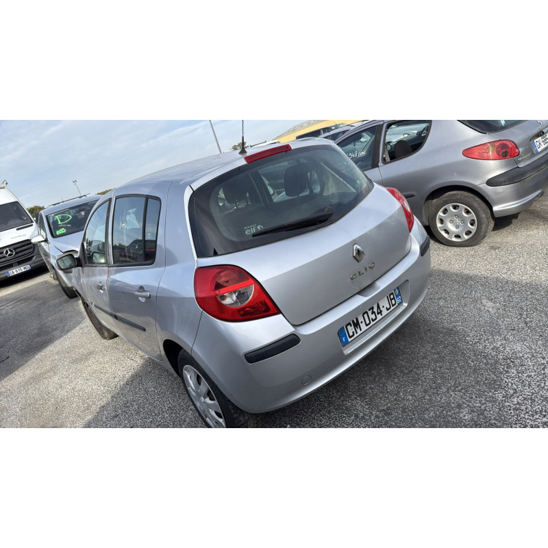 Feu arriere principal gauche (feux) RENAULT CLIO 3 Photo n°8