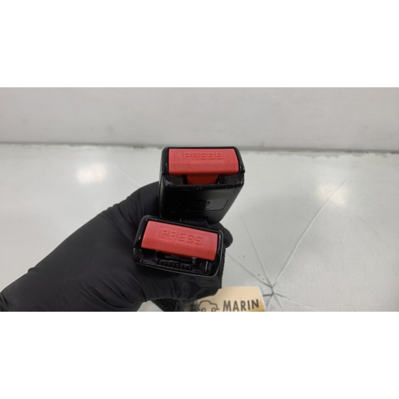 Attache ceinture arriere droit DACIA DUSTER 1 Photo n°1