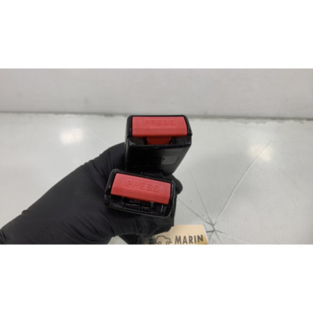 Attache ceinture arriere droit DACIA DUSTER 1 Photo n°1