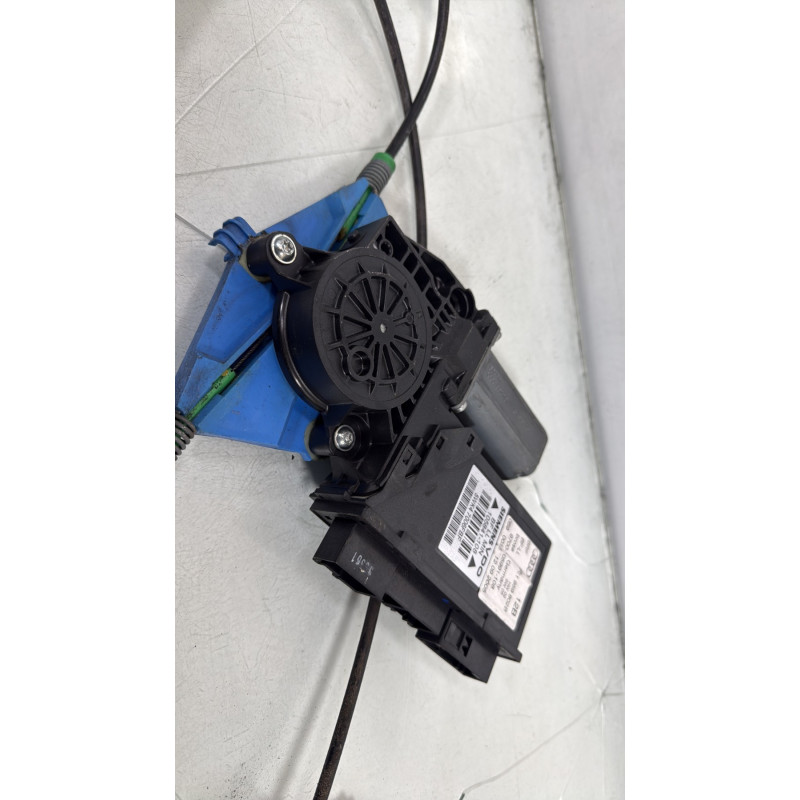 Leve vitre electrique avant droit AUDI A4 2 Photo n°4