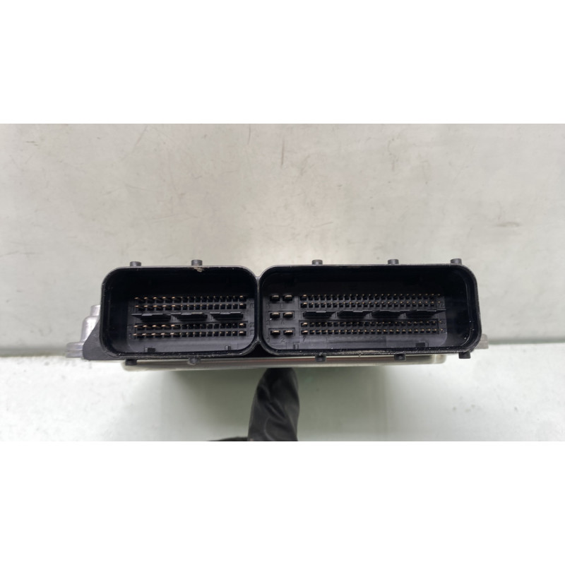 Calculateur moteur AUDI A4 3 Photo n°3