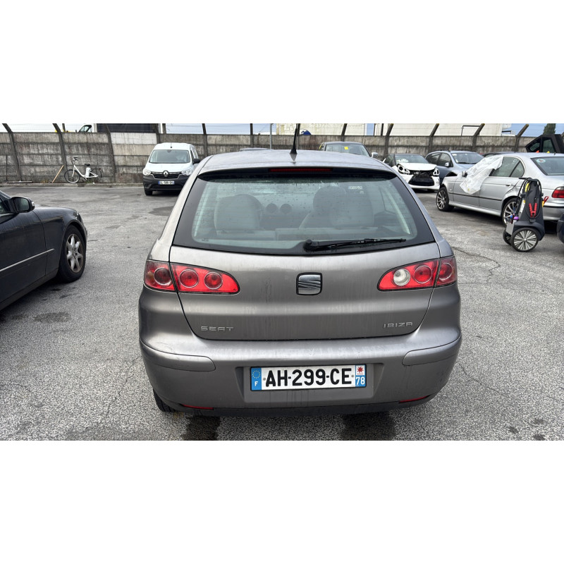 Pare boue avant droit SEAT IBIZA 3 Photo n°9
