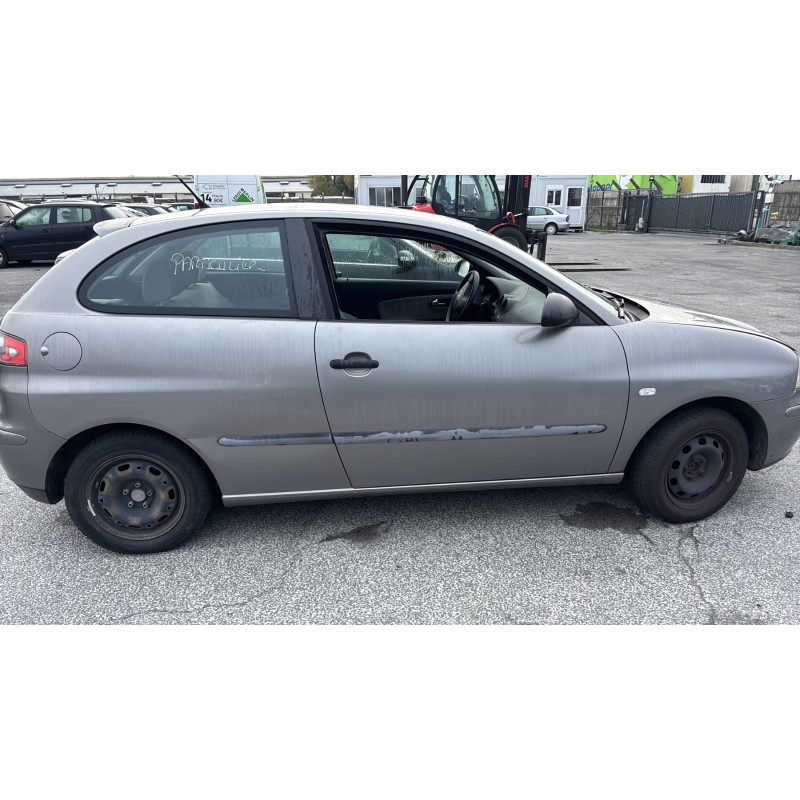 Pare boue avant droit SEAT IBIZA 3 Photo n°11