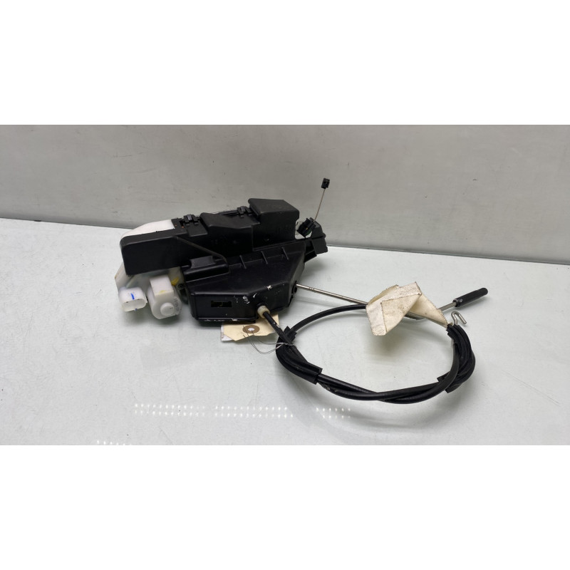 Serrure avant droit VOLKSWAGEN FOX Photo n°2