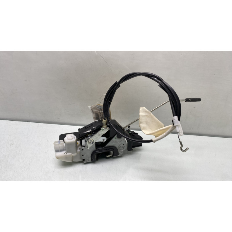 Serrure avant droit VOLKSWAGEN FOX Photo n°3