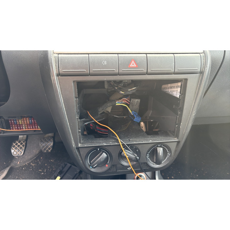 Serrure avant droit VOLKSWAGEN FOX Photo n°20
