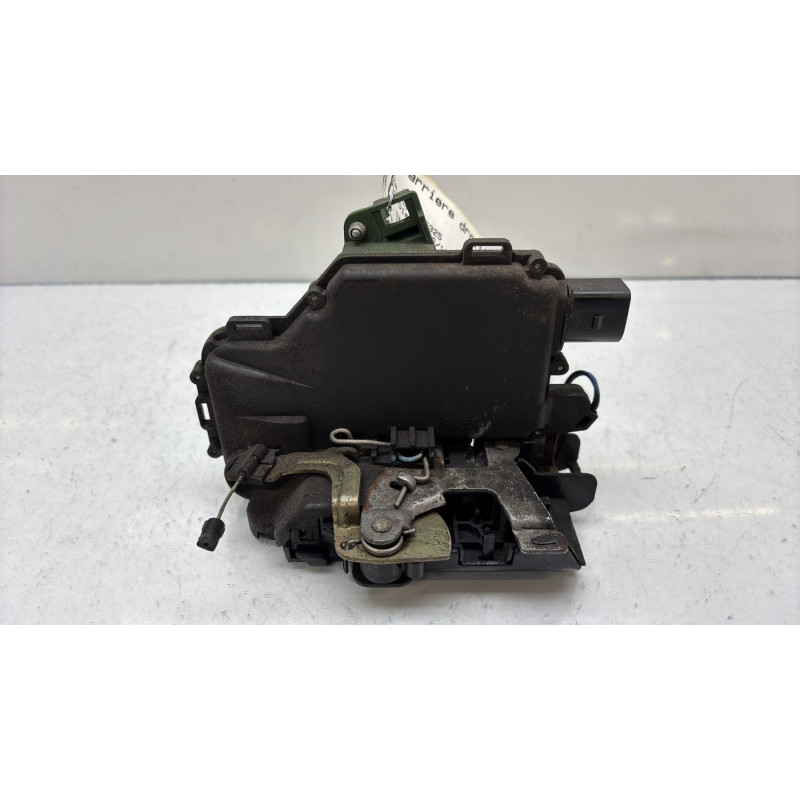 Serrure arriere droit VOLKSWAGEN GOLF 4 Photo n°1