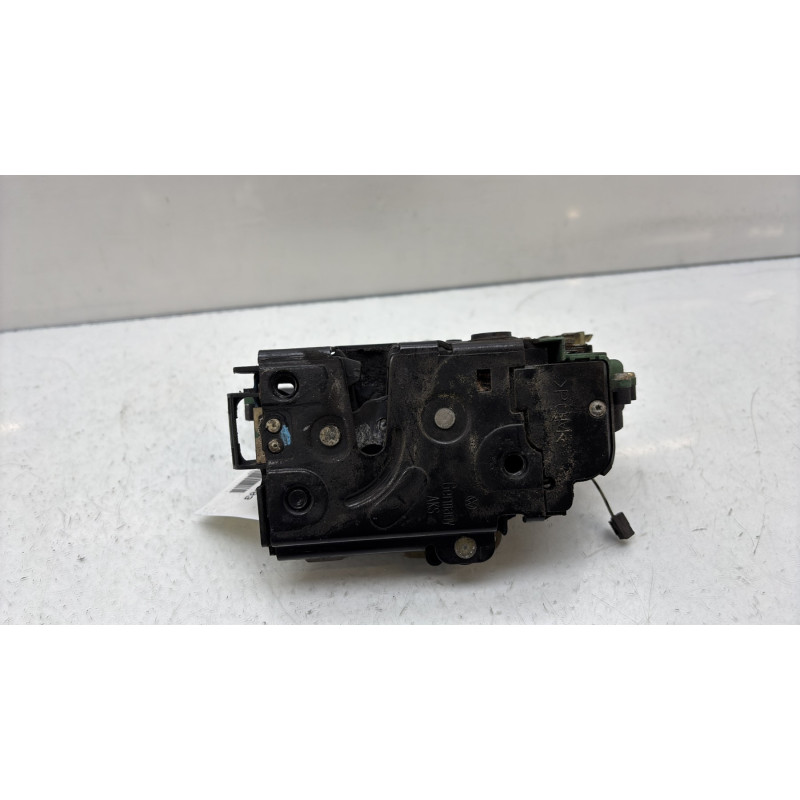 Serrure arriere droit VOLKSWAGEN GOLF 4 Photo n°4