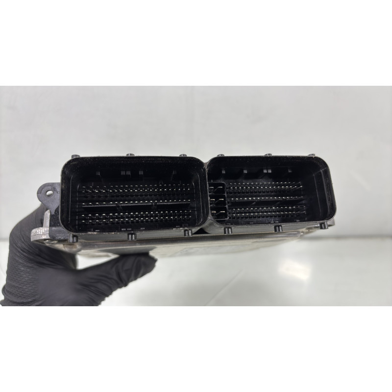 Calculateur moteur VOLKSWAGEN TOURAN 3 Photo n°4