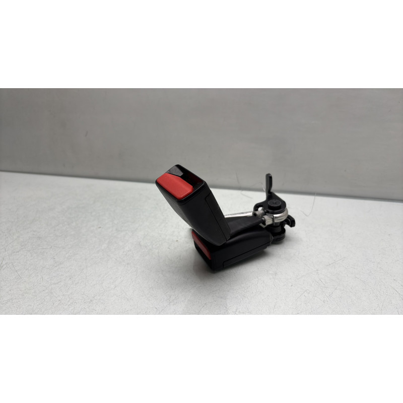 Attache ceinture arriere droit PEUGEOT 2008 1 Photo n°1