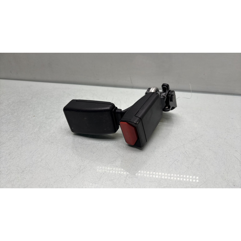 Attache ceinture arriere droit PEUGEOT 2008 1 Photo n°2