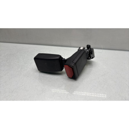 Attache ceinture arriere droit PEUGEOT 2008 1