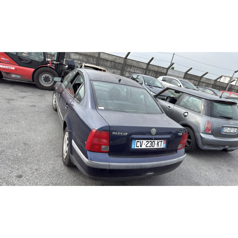 Aile avant droit VOLKSWAGEN PASSAT 4 Photo n°11