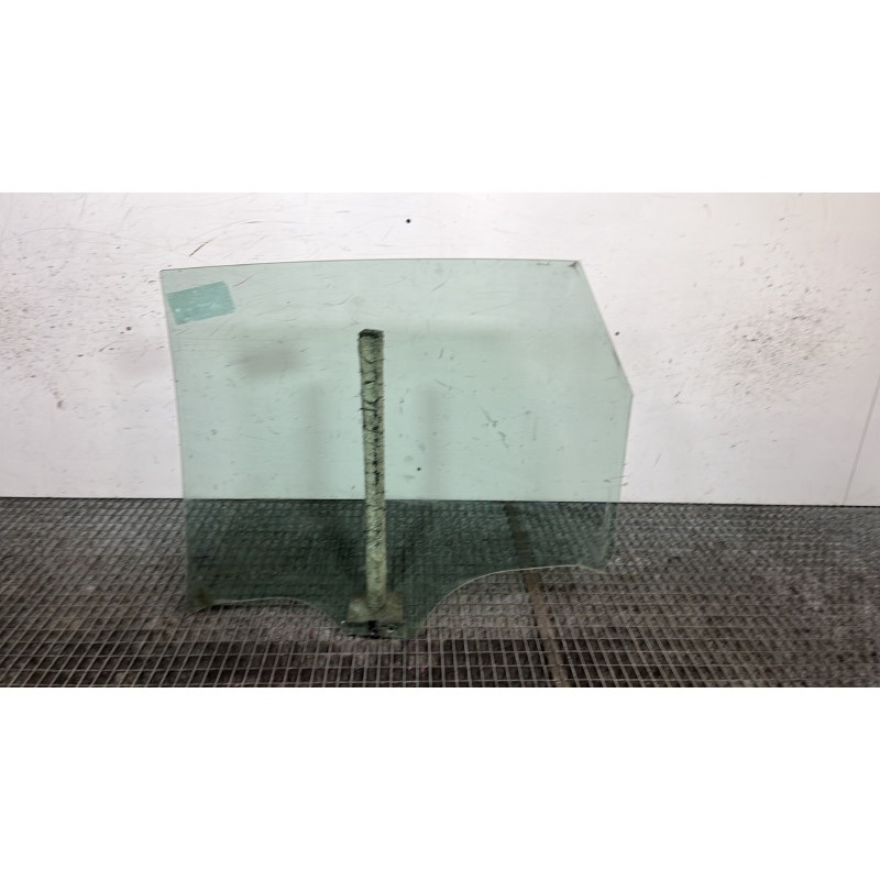 Vitre arriere droit RENAULT SCENIC 2 Photo n°4