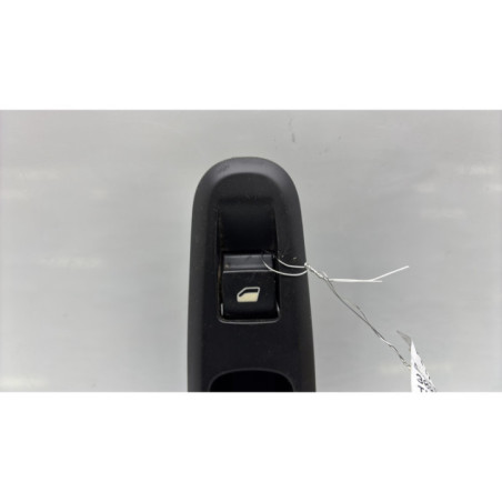 Interrupteur de leve vitre arriere droit PEUGEOT 3008 1
