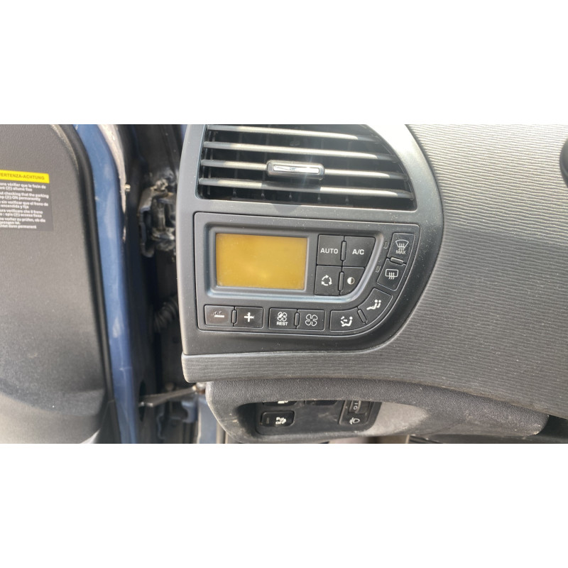 Feu diurne avant droit CITROEN C4 PICASSO 1 Photo n°15