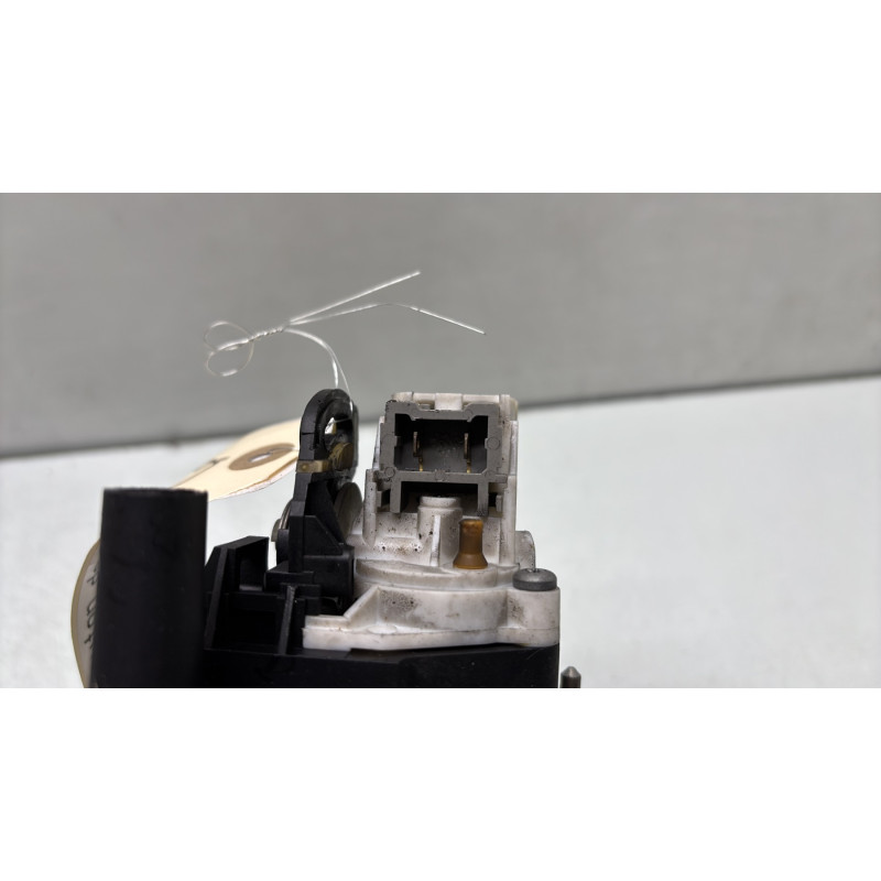 Bouton de coffre RENAULT CLIO 2 Photo n°3