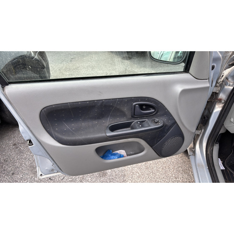 Bouton de coffre RENAULT CLIO 2 Photo n°13