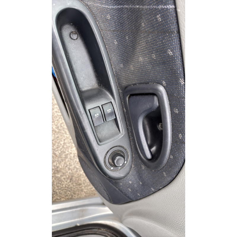 Bouton de coffre RENAULT CLIO 2 Photo n°14