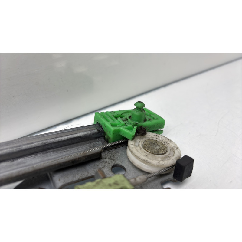 Leve vitre electrique avant droit PEUGEOT 306 Photo n°8