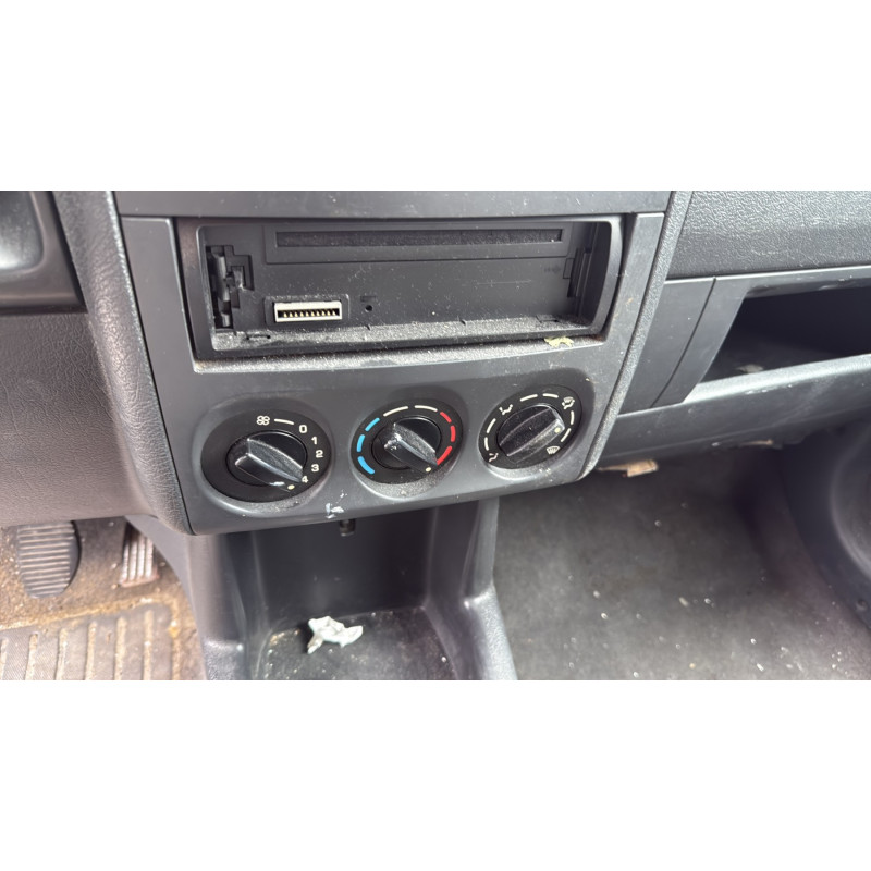 Pare boue avant gauche CITROEN BERLINGO 1 Photo n°20