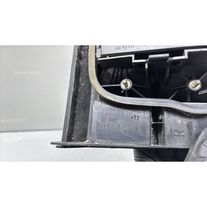 Feu arriere secondaire droit (feux) VOLKSWAGEN PASSAT 3 Photo n°3