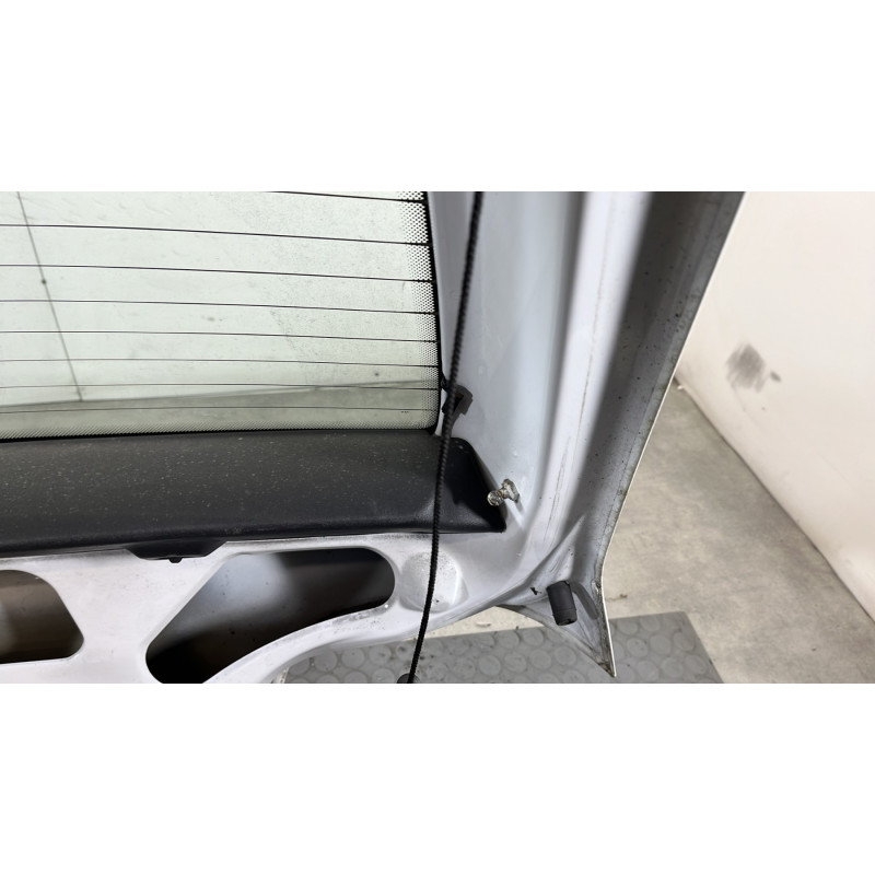 Malle/Hayon arriere CITROEN SAXO Photo n°12
