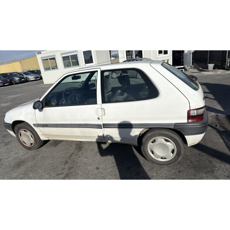 Porte avant droit CITROEN SAXO Photo n°11