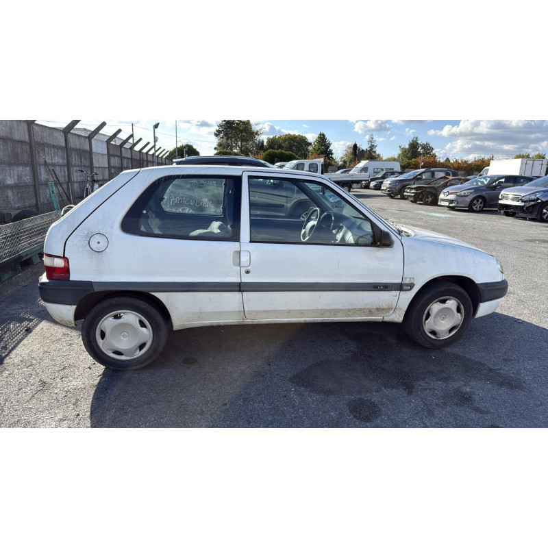 Porte avant droit CITROEN SAXO Photo n°12