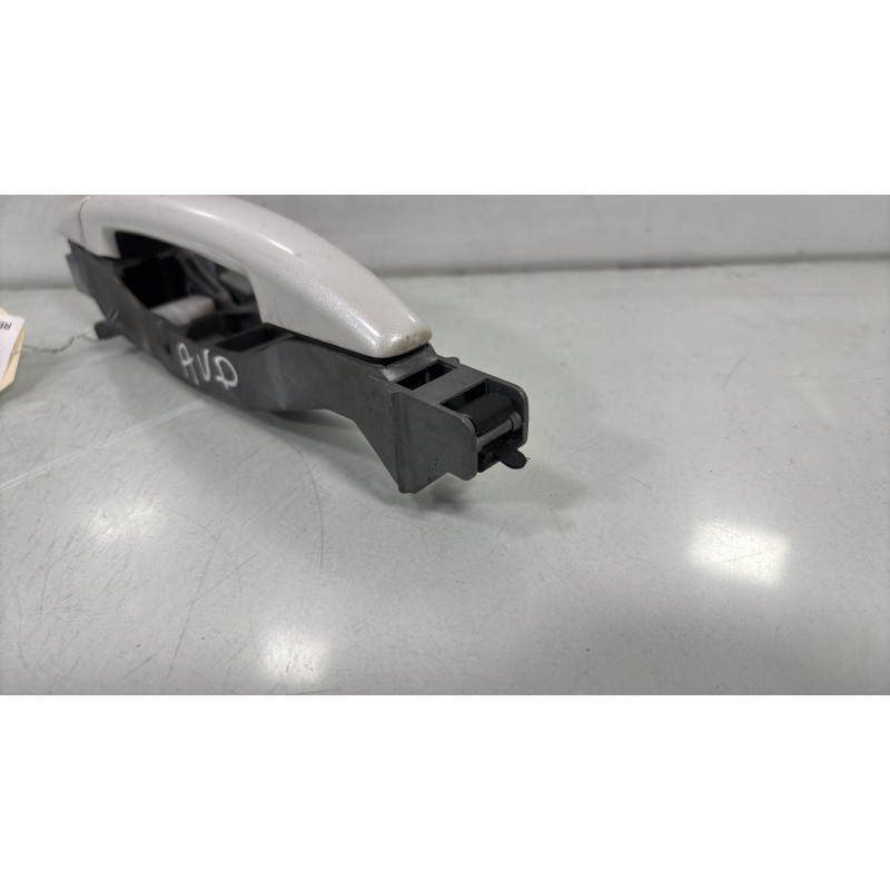 Poignee porte avant droit PEUGEOT 5008 1 Photo n°5