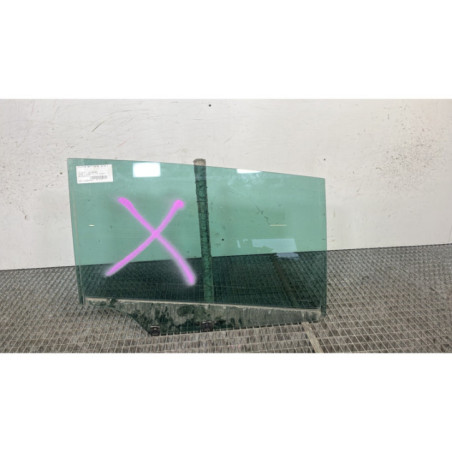 Vitre arriere droit PEUGEOT 5008 1 Photo n°1