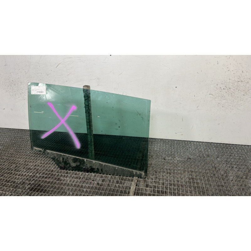 Vitre arriere droit PEUGEOT 5008 1 Photo n°3