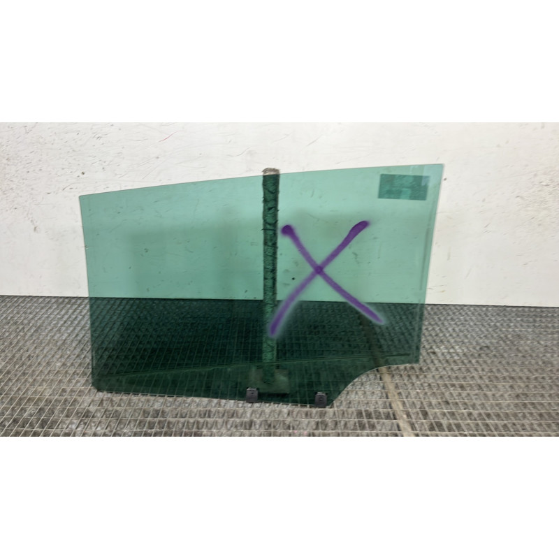 Vitre arriere droit PEUGEOT 5008 1 Photo n°4