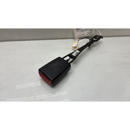 Attache ceinture avant gauche PEUGEOT 5008 1