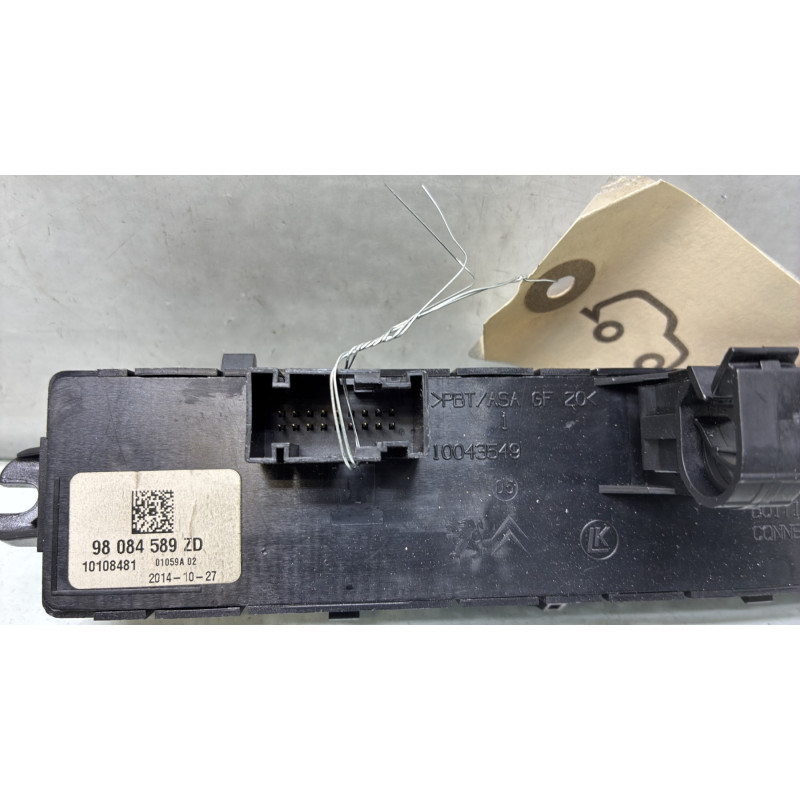 Bouton de warning PEUGEOT 5008 1 Photo n°3