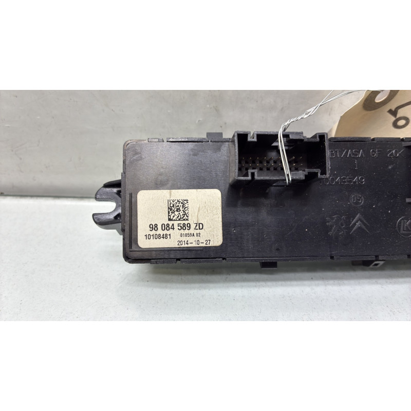 Bouton de warning PEUGEOT 5008 1 Photo n°4