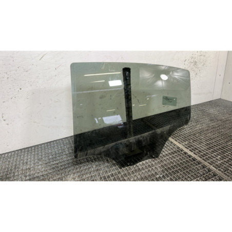 Vitre arriere gauche PEUGEOT 208 1