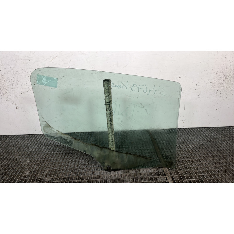 Vitre arriere gauche PEUGEOT 308 1 Photo n°4
