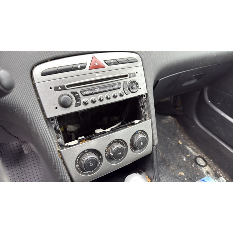 Vitre avant droit PEUGEOT 308 1 Photo n°18