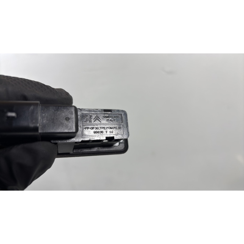 Bouton de coffre PEUGEOT 308 2 Photo n°3