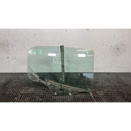 Vitre arriere droit PEUGEOT 207 Photo n°1