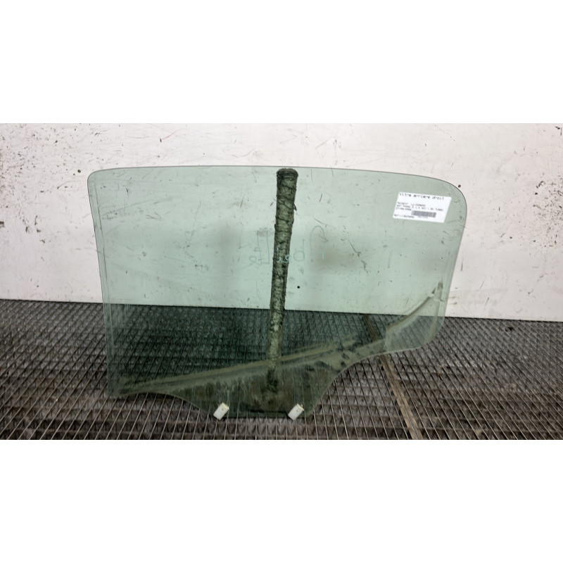 Vitre arriere droit PEUGEOT 207 Photo n°4