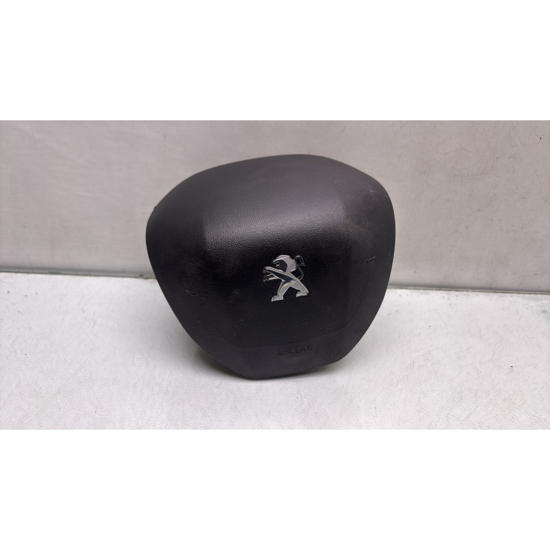 Air bag conducteur PEUGEOT 208 1 Photo n°1