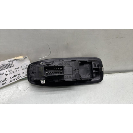 Interrupteur de leve vitre avant gauche PEUGEOT 208 1