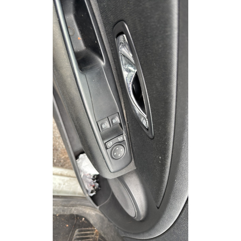 Pretensionneur de ceinture avant droit RENAULT MEGANE 3 Photo n°15