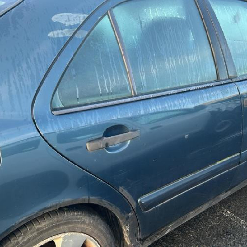 Vitre arriere droit MERCEDES CLASSE E 210 Photo n°14
