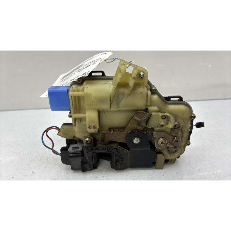 Serrure avant droit VOLKSWAGEN POLO 4 Photo n°4