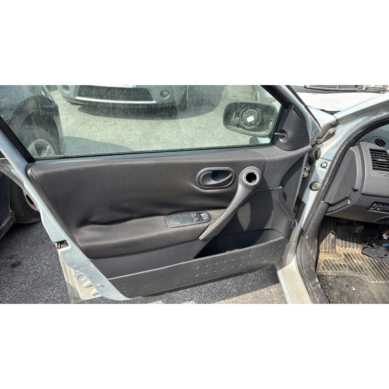 Vitre avant droit RENAULT MEGANE 2 Photo n°13
