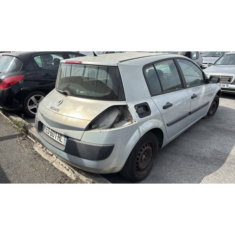 Vitre avant gauche RENAULT MEGANE 2 Photo n°7